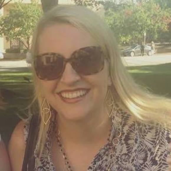 Meet your Posher, Stephanie - Picture 1 of 1